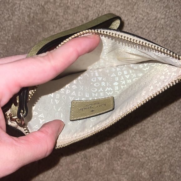kate spade gold wristlet - Picture 3 of 4